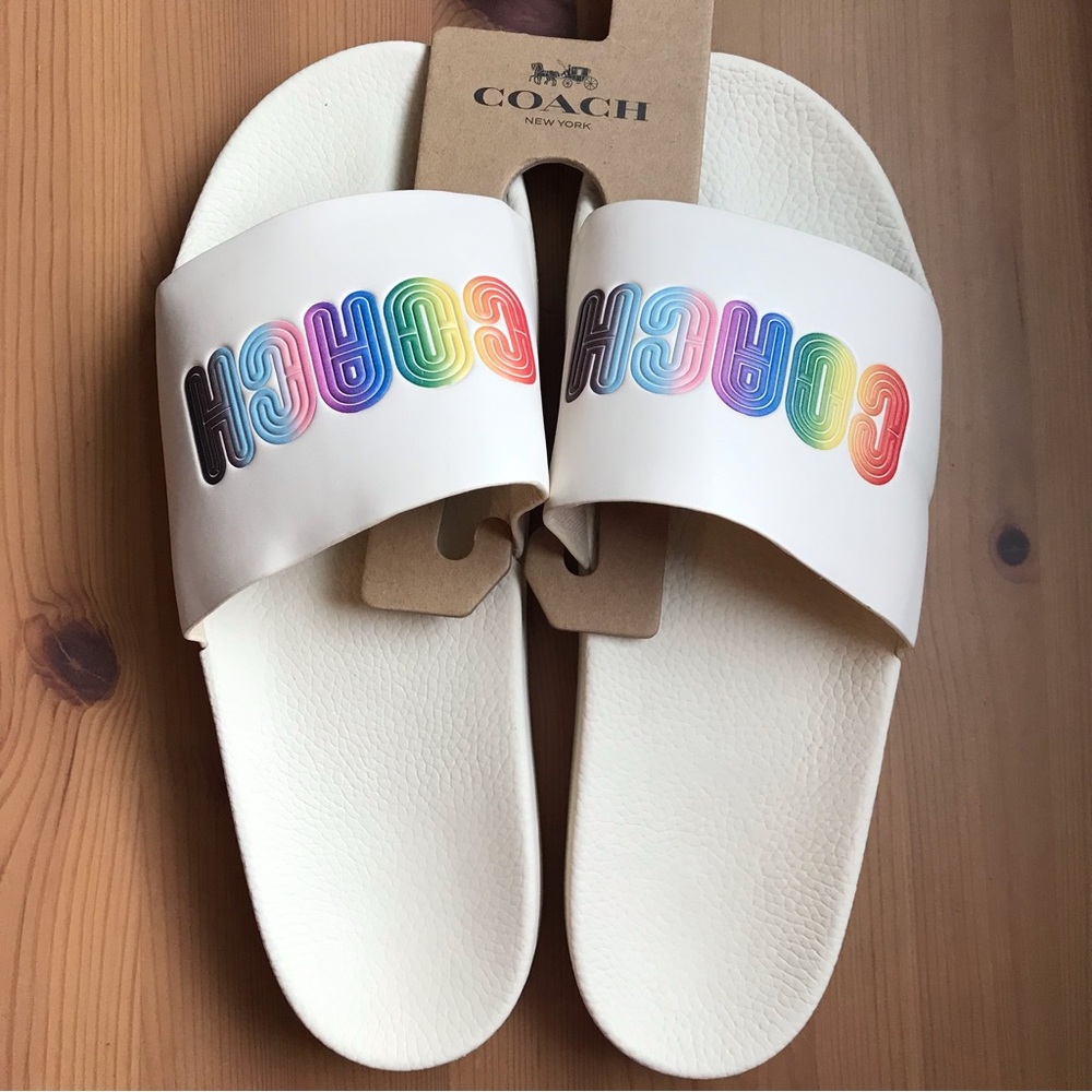 🌈 Coach Slide With Rainbow Chalk